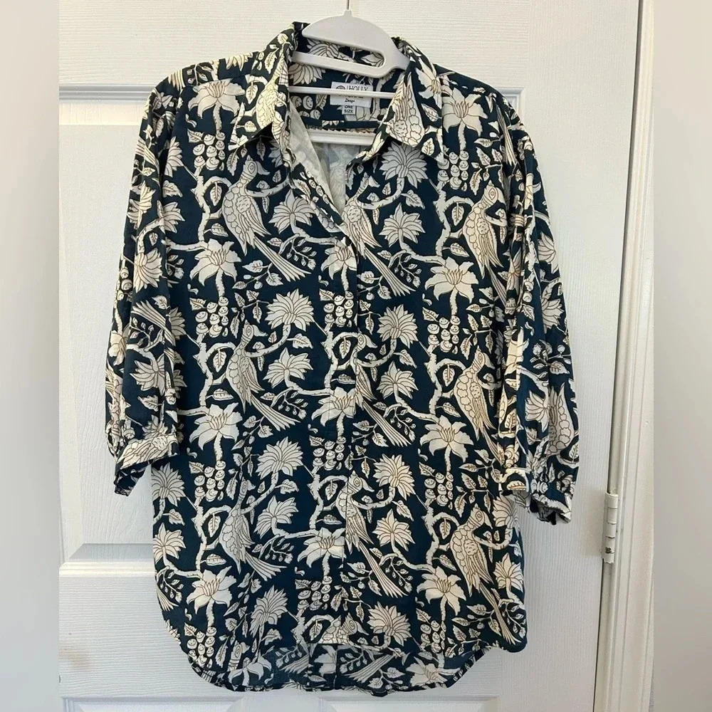 HOLLY SHAE DESIGNS one size shirt